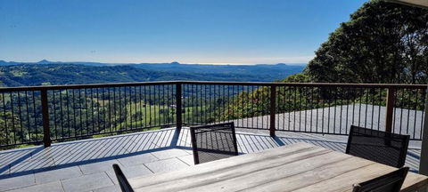 Potters Place Montville - Kingaroy Accommodation 0