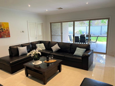 Premium Barossa Getaway - Kingaroy Accommodation 1