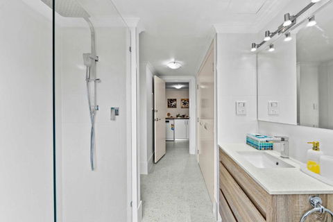 Prime Perth Apartment - Kingaroy Accommodation 2