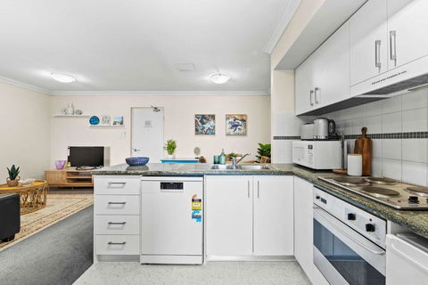 Prime Perth Apartment - Kingaroy Accommodation 3