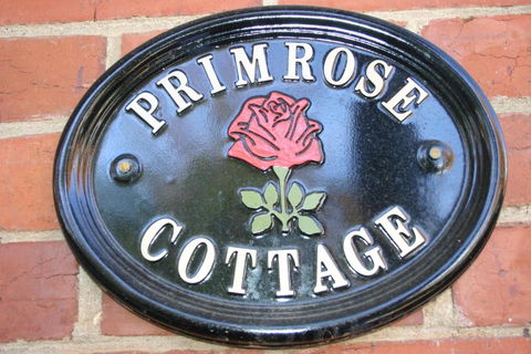 Primrose Cottage - Kingaroy Accommodation 0
