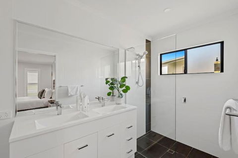 Private Mudjimba Beach Abode - Kingaroy Accommodation 2