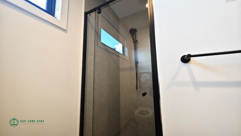 Private Suite With Queen Bed TV - Room 11 - Kingaroy Accommodation 3