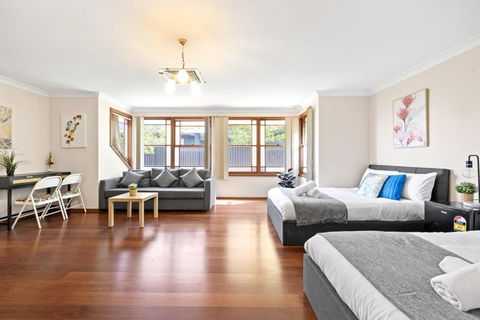 Quadruple Room W Ensuite In Gordon Near Train & Bus - Kingaroy Accommodation 3
