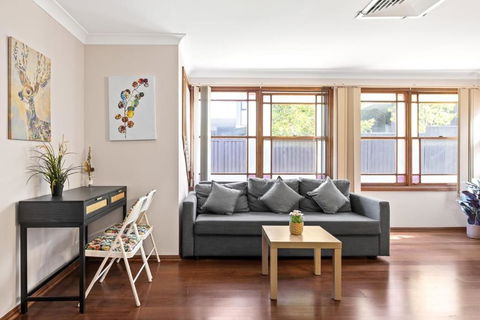Quadruple Room W Ensuite In Gordon Near Train & Bus - Kingaroy Accommodation 2