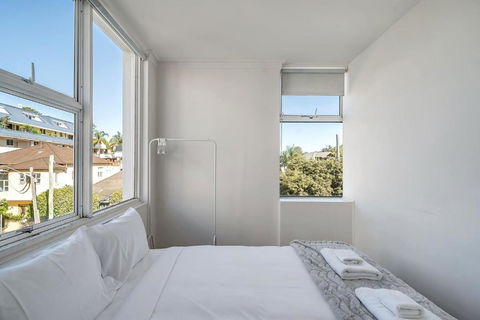 Quaint 1BD On The Doorstep Of Manly Beach - Kingaroy Accommodation 3