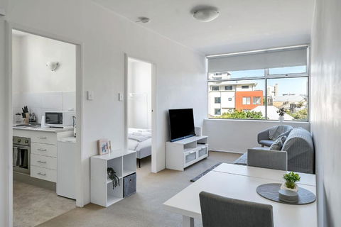 Quaint 1BD On The Doorstep Of Manly Beach - Kingaroy Accommodation 2