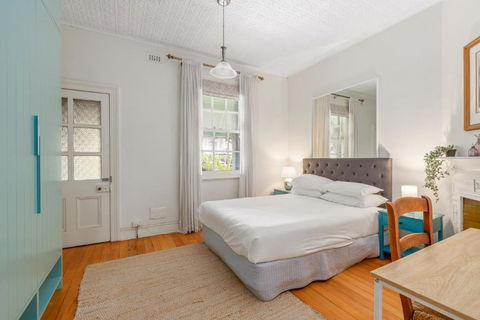 Quaint 3-Bed Heritage Home In The Heart Of Sydney - Kingaroy Accommodation 1