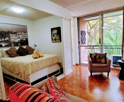 Quaint & Tranquil Subiaco 1 Bedroom Apartment - Kingaroy Accommodation 2