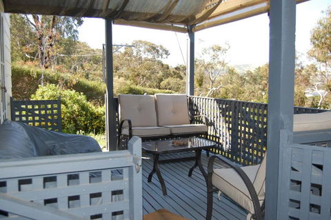 Quaint Cottage Nestled Amongst The Trees - Kingaroy Accommodation 2