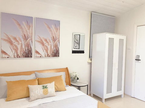 Quaint Double Or Queen Room - Mins To Stations&UNSW - Shared Bathroom - Kingaroy Accommodation 1