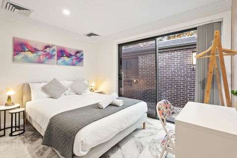 Quaint Double Room - Centrally Located At Glenfield - Shared Bathroom - Kingaroy Accommodation 1
