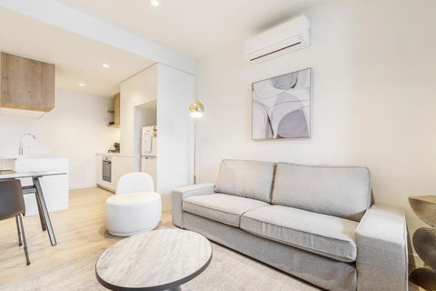 Quaint Stylish Hideout In Trendy South Melbourne - Kingaroy Accommodation 2