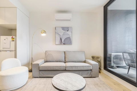 Quaint Stylish Hideout In Trendy South Melbourne - Kingaroy Accommodation 1