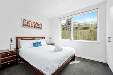 Quiet And Peaceful Beachside 1BR Retreat W Parking - Kingaroy Accommodation 2