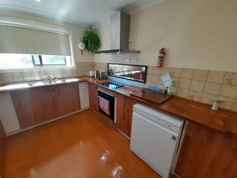 QUIET PROPERTY BY THE RIVER - Kingaroy Accommodation 3