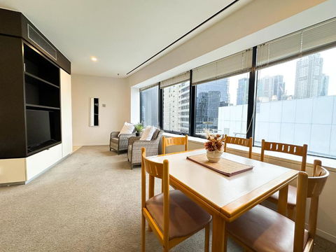 QV Central Oasis Contemporary City Getaway - Kingaroy Accommodation 2