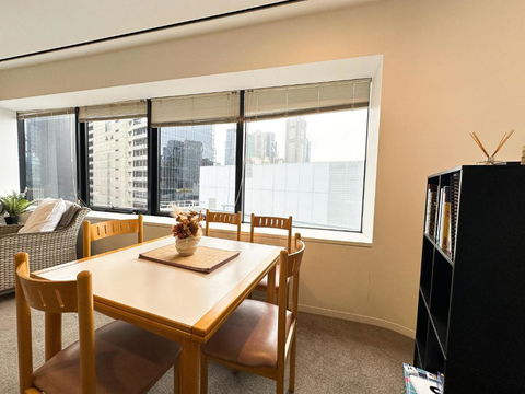 QV Central Oasis Contemporary City Getaway - Kingaroy Accommodation 1