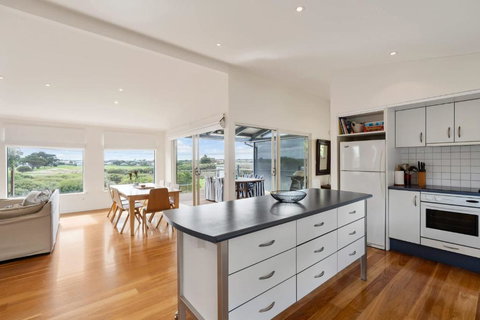 Range View House 23 Bristow Smith Ave Goolwa South-No Linen Included - Kingaroy Accommodation 0