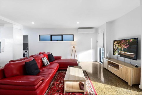 Raven West House I Corporate Or Holiday - Kingaroy Accommodation 1