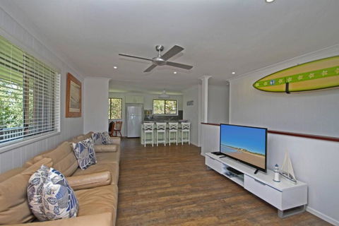 Red Door Beach House - Kingaroy Accommodation 3