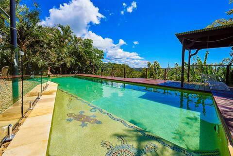 Private Access Retreat 1 Queen Bedroom W Stunning Pool And Ocean Views - Kingaroy Accommodation 1