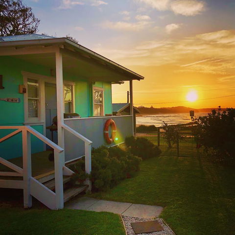 Aurora Beachfront Cottage - Kingaroy Accommodation 3