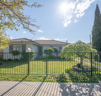 Autumn St - Trendy East Orange - Near CBD - Kingaroy Accommodation
