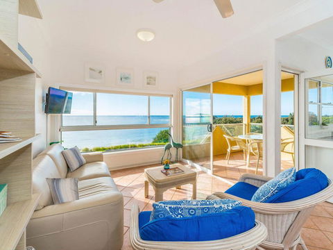 Avalon 1 - Overlooking Beautiful Convent Beach - Kingaroy Accommodation 3