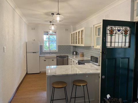 Avoca House - Circa 1900 Gorgeous Federation Home - Kingaroy Accommodation 2
