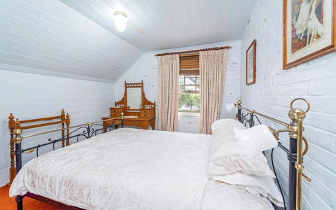 Azile 1875 Heritage Victorian Duplex - Kingaroy Accommodation 1