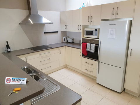 Balcony On Sixth Lodge - Kingaroy Accommodation 3