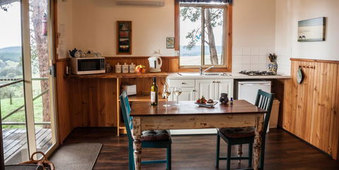 Balingup Heights Hilltop Forest Cottages - Kingaroy Accommodation 3