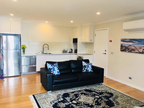 Balmoral Apartment Binalong Bay - Kingaroy Accommodation 2