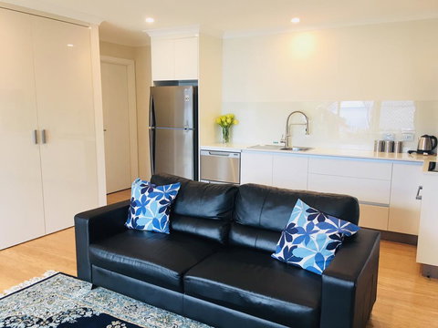 Balmoral Apartment Binalong Bay - Kingaroy Accommodation 3