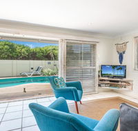 Barefoot in Lennox- WiFi - Foxtel - Pool - Kingaroy Accommodation