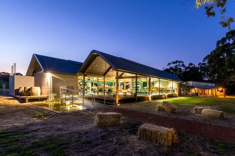 Barn Hives Yallingup - Kingaroy Accommodation 3