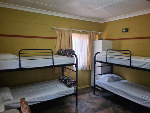 Bateman Bay Holiday Park & Batemans Bay YHA - Kingaroy Accommodation 2