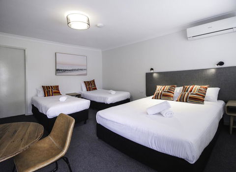 Batemans Bay Hotel - Kingaroy Accommodation 3