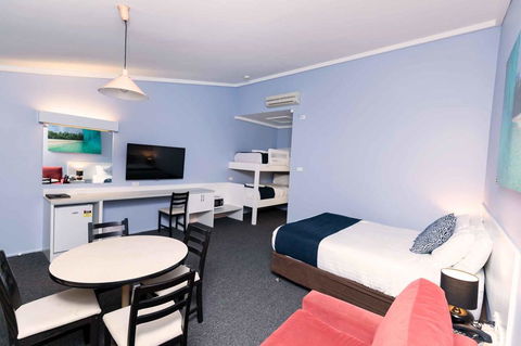 Bay Hotel Motel - Kingaroy Accommodation 1