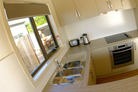 Bay Of Islands Apartments - Kingaroy Accommodation 3