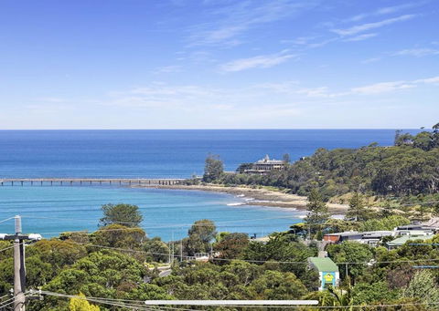 Bay Views Lorne - Kingaroy Accommodation 1