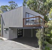 Bay Views Lorne - Kingaroy Accommodation