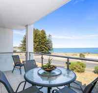 Bayline Beachfront Apartment no 4 - Kingaroy Accommodation