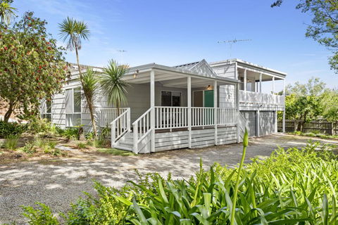 BAYSHORE - DROMANA - Kingaroy Accommodation 0
