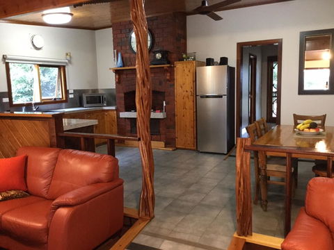 Bayview Boathouse - Kingaroy Accommodation 1