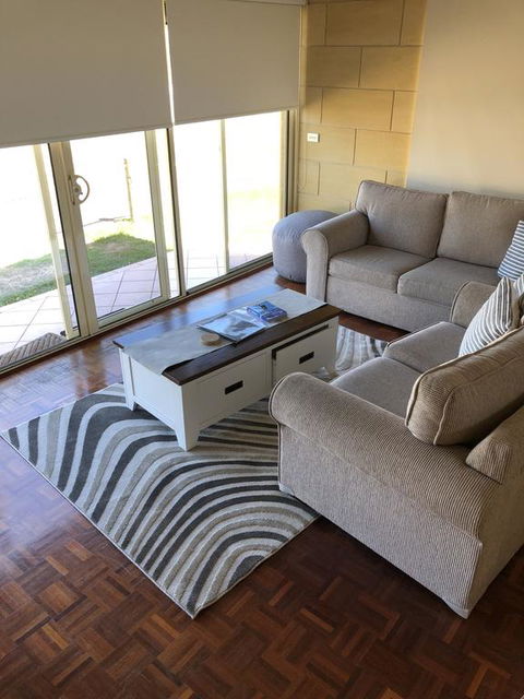 Bayview No 1 - Next To The Beach! - Kingaroy Accommodation 0