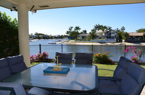 Bayz Maroochy Waters - Kingaroy Accommodation 1