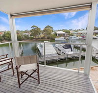 Beach 2 - waterfront villa and beach - Kingaroy Accommodation