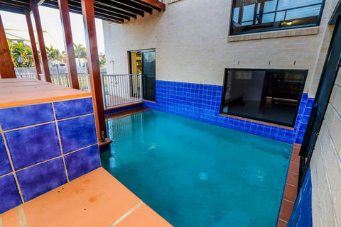 Beach Fansea - Kingaroy Accommodation 2